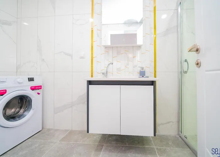 Elegance Prestige Aparthotel 3*